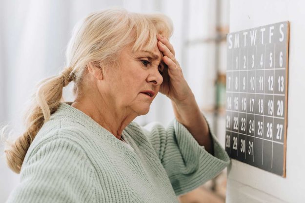 cognitive loss woman beginning to experience cognitive loss