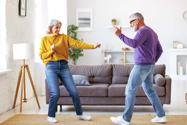 energetic-senior-family-couple-dancing